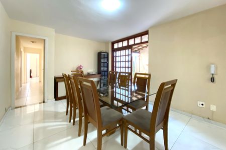 Apartamento à venda com 335m², 4 quartos e 1 vaga Apartamento à venda com 335m², 4 quartos e 1 vagaSala de Jantar