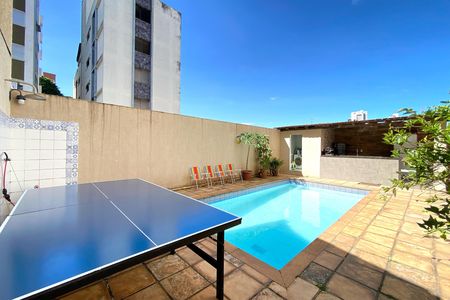 Apartamento à venda com 335m², 4 quartos e 1 vaga Apartamento à venda com 335m², 4 quartos e 1 vagaPiscina