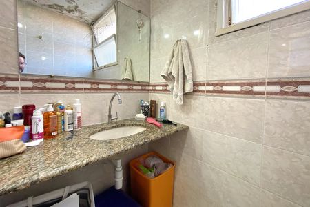 Apartamento à venda com 335m², 4 quartos e 1 vaga Apartamento à venda com 335m², 4 quartos e 1 vagaBanheiro da Suíte 1