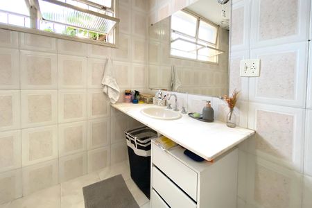 Apartamento à venda com 335m², 4 quartos e 1 vaga Apartamento à venda com 335m², 4 quartos e 1 vagaBanheiro