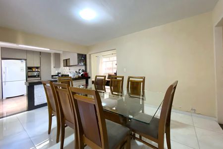 Apartamento à venda com 335m², 4 quartos e 1 vaga Apartamento à venda com 335m², 4 quartos e 1 vagaSala de Jantar