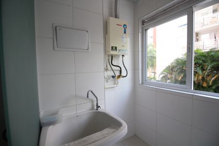 Apartamento para alugar com 70m², 3 quartos e 1 vagaÁrea de Serviço