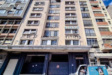 Apartamento à venda com 70m², 2 quartos e sem vaga Apartamento à venda com 70m², 2 quartos e sem vagaFachada - Plaquinha