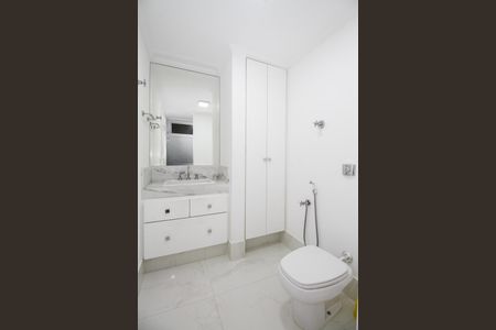 Apartamento à venda com 133m², 3 quartos e 1 vagaBanheiro Social