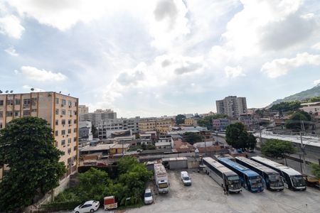 Vista do Quarto 2 de apartamento para alugar com 2 quartos, 46m² em Madureira, Rio de Janeiro