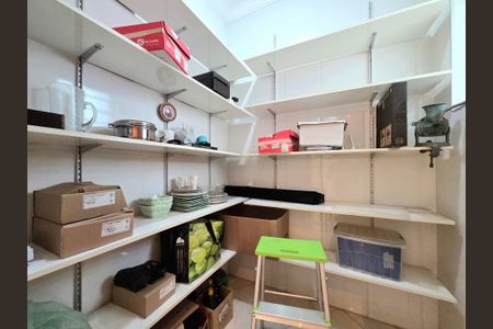 Casa à venda com 100m², 4 quartos e 2 vagasDespensa