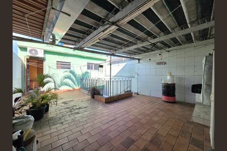 Casa à venda com 100m², 4 quartos e 2 vagasÁrea de Serviço - Segundo Andar