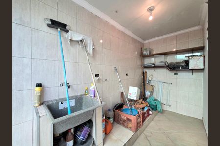 Casa à venda com 100m², 4 quartos e 2 vagasÁrea de Serviço - Primeiro Andar