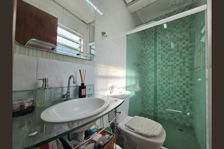 Casa à venda com 100m², 4 quartos e 2 vagasBanheiro da Suíte 2
