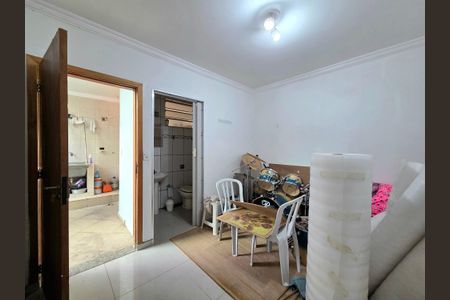Casa à venda com 100m², 4 quartos e 2 vagasSuíte 1