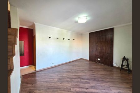 Casa à venda com 100m², 4 quartos e 2 vagasSala
