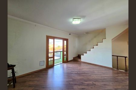 Casa à venda com 100m², 4 quartos e 2 vagasSala
