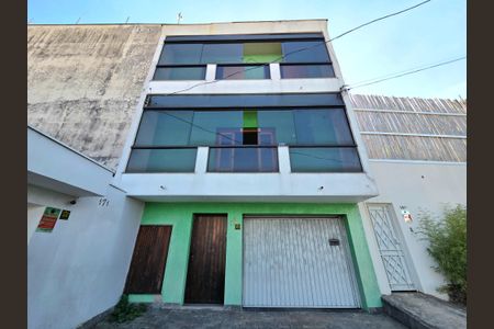 Casa à venda com 100m², 4 quartos e 2 vagasFachada