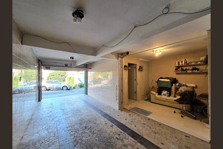 Casa à venda com 100m², 4 quartos e 2 vagasGaragem