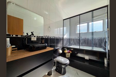 Casa à venda com 100m², 4 quartos e 2 vagasBanheiro Social