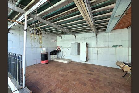 Casa à venda com 100m², 4 quartos e 2 vagasÁrea de Serviço - Segundo Andar