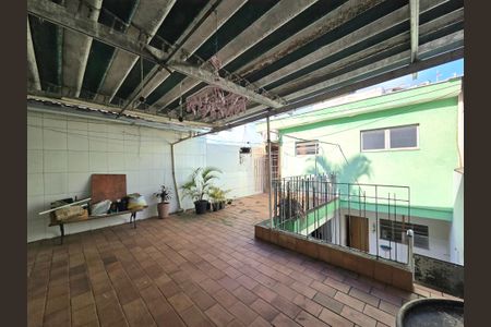 Casa à venda com 100m², 4 quartos e 2 vagasÁrea de Serviço - Segundo Andar