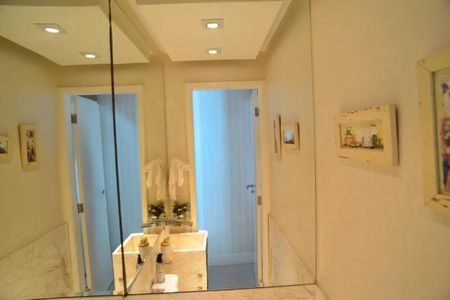 Apartamento para alugar com 135m², 3 quartos e 2 vagasBanheiro 