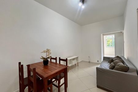 Sala  de apartamento para alugar com 1 quarto, 46m² em Leblon, Rio de Janeiro