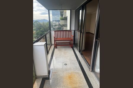 Apartamento para alugar com 169m², 3 quartos e 2 vagasVaranda