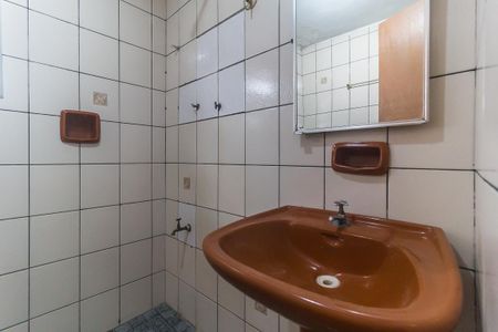 Banheiro de casa para alugar com 1 quarto, 60m² em Centro, Poá
