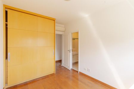 Apartamento para alugar com 200m², 3 quartos e 4 vagasSuíte 1