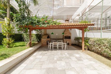 Apartamento para alugar com 200m², 3 quartos e 4 vagasÁrea comum - Churrasqueira