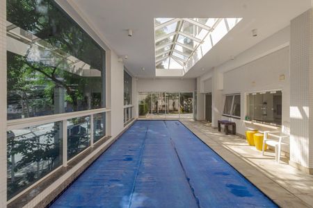 Apartamento para alugar com 200m², 3 quartos e 4 vagasÁrea comum - Piscina Coberta