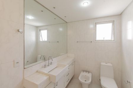 Apartamento para alugar com 200m², 3 quartos e 4 vagasBanheiro da Suíte 3