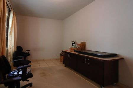 Casa à venda com 173m², 5 quartos e 4 vagasQuarto 3