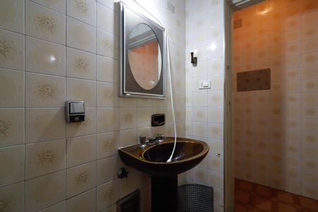 Casa à venda com 173m², 5 quartos e 4 vagasBanheiro 2
