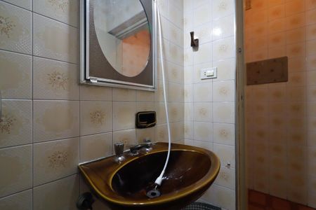 Casa à venda com 173m², 5 quartos e 4 vagasBanheiro 2
