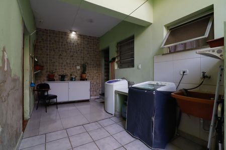 Casa à venda com 173m², 5 quartos e 4 vagasÁrea de Serviço
