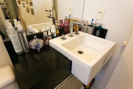 Apartamento à venda com 98m², 2 quartos e 2 vagas Apartamento à venda com 98m², 2 quartos e 2 vagasBanheiro da Suíte 2