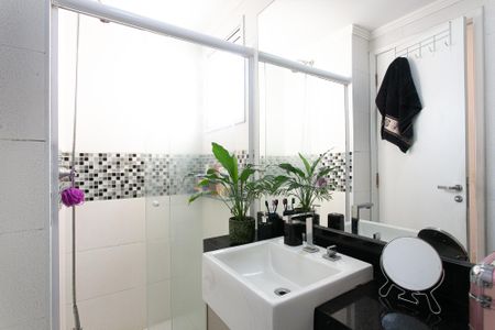 Apartamento à venda com 98m², 2 quartos e 2 vagas Apartamento à venda com 98m², 2 quartos e 2 vagasBanheiro da Suíte 1
