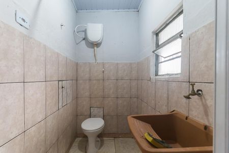 Banheiro de casa para alugar com 1 quarto, 20m² em Centro, Poá