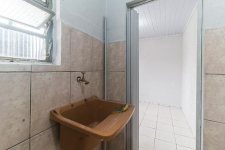 Banheiro de casa para alugar com 1 quarto, 20m² em Centro, Poá