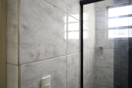 Banheiro de casa para alugar com 1 quarto, 100m² em Jardim Marilu, São Paulo