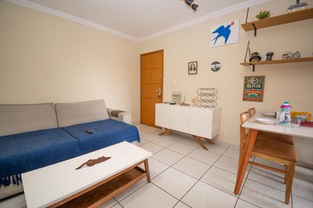 Sala de apartamento à venda com 2 quartos, 80m² em Centro, Contagem