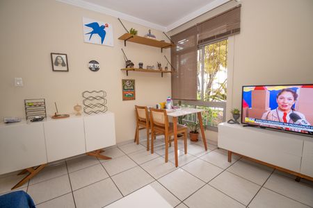 Sala de apartamento à venda com 2 quartos, 80m² em Centro, Contagem