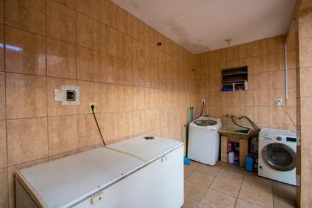 Casa para alugar com 330m², 4 quartos e 3 vagasÁrea de serviço
