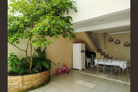 Casa à venda com 160m², 3 quartos e 2 vagasQuintal
