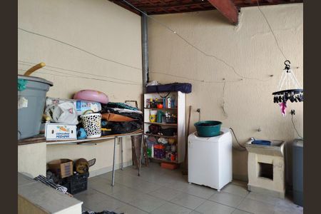 Casa à venda com 160m², 3 quartos e 2 vagasÁrea de Serviço