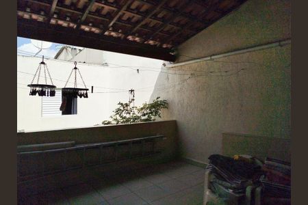 Casa à venda com 160m², 3 quartos e 2 vagasÁrea de Serviço