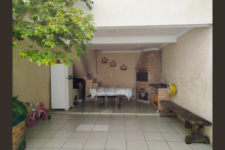 Casa à venda com 160m², 3 quartos e 2 vagasQuintal