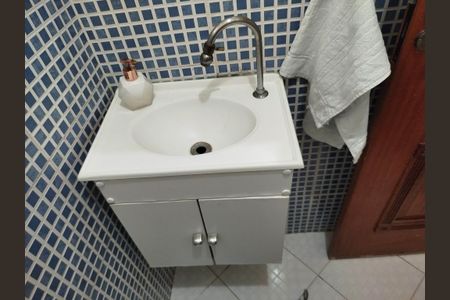 Casa à venda com 160m², 3 quartos e 2 vagasBanheiro 3 - Lavabo