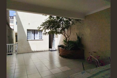 Casa à venda com 160m², 3 quartos e 2 vagasQuintal - churrasqueira
