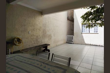 Casa à venda com 160m², 3 quartos e 2 vagasQuintal - churrasqueira