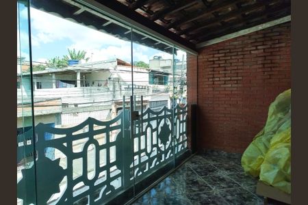 Casa à venda com 160m², 3 quartos e 2 vagasVaranda