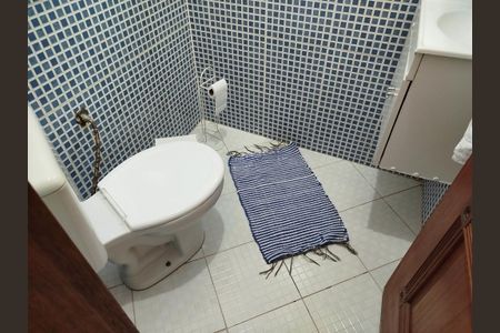 Casa à venda com 160m², 3 quartos e 2 vagasBanheiro 3 - Lavabo